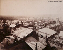 Sevilla, vista desde los tejados de la Catedral. Léon et Lévy