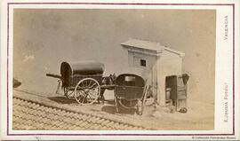 Valencia, dos carretas con sus caballerias. Eugenio Jouliá.