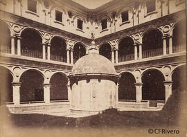 Monforte de Lemos (Lugo), Monasterio de San Vicente del Pino, patio del claustro. Valentín Medía.