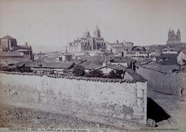 Salamanca, la ciudad y la Catedral desde el este. J. Laurent y Cia.