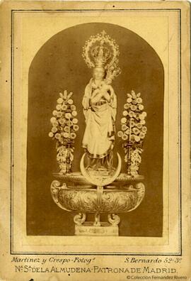 Madrid, imagen de la Virgen de la Almudena, patrona de la ciudad. Martínez y Crespo.