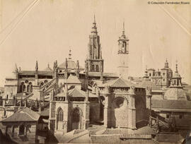 Toledo, Catedral, vista exterior desde el ábside, con la Torre del Reloj. Casiano Alguacil.