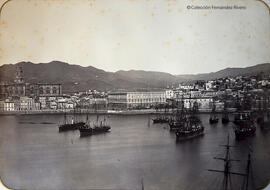 Málaga, el puerto y la ciudad desde la Farola. José Martínez Sánchez.
