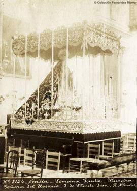 Sevilla, Imagen de Nuestra Sra del Rosario y del Monte Sión en el paso procesional de Semana Santa. Ramón Almela.