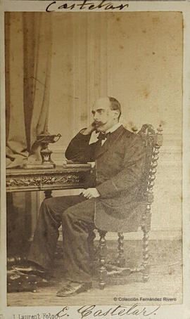 Madrid, retrato de Emilio Castelar sentado. J. Laurent.