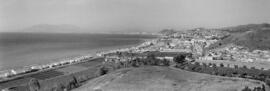 Vista de Málaga. En primer término, casas de El Palo. Marzo de 1963. España