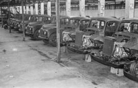 Cadena de montaje de la factoría Taillefer. Marzo, 1954. Málaga, España.