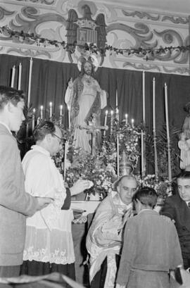 Confirmación de los alumnos. Escuela de Formación Profesional Francisco Franco. Marzo, 1954. Mála...