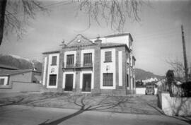 Caja de Ahorros de Ronda en Marbella. Málaga. Febrero de 1954. Málaga. España.