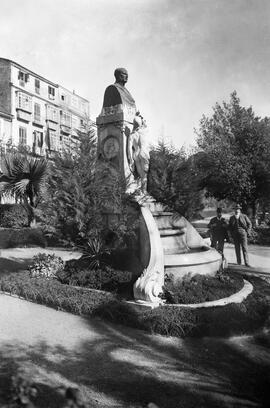 Carlos Larios y Martínez de Tejada. Monumento en el Parque de Málaga. Hacia 1910. Málaga, España. 01