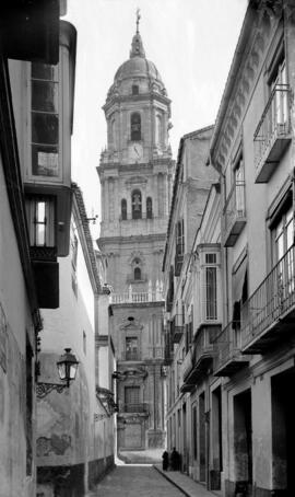 Calle Salinas. Catedral. Palacio Episcopal. Málaga (España)