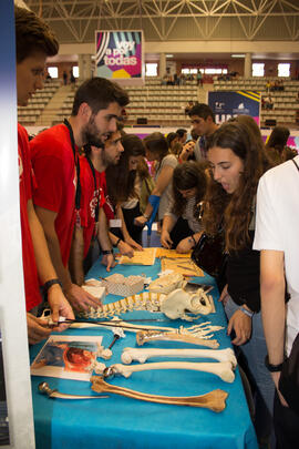 Estand de la Facultad de Ciencias de la Salud. Jornadas de Puertas Abiertas de la Universidad de Málaga. Complejo Polideportivo Universitario. Abril de 2015