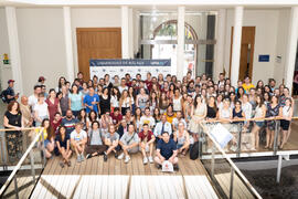 Foto de grupo. Presentación de la "II Gala Solidaria de Medicina". Edificio del Rectorado. Julio de 2019