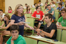 Examen en el aula Magna de la Facultad de Económicas y Empresariales. Olimpiada Española de Economía, Fase Nacional. Málaga. Junio de 2015