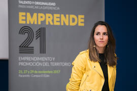 Míriam García en la conferencia "Emprendimiento y promoción del territorio". Seminario "Emprende 21". Paraninfo. Noviembre de 2017