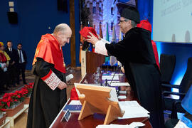 Investidura como Doctor "Honoris Causa" por la Universidad de Málaga de Miquel Roca i Junyent. Paraninfo. Diciembre de 2024