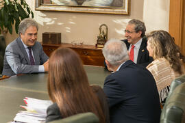 Reunión de trabajo previa a la firma del convenio de la Universidad de Málaga con el gobierno de ...