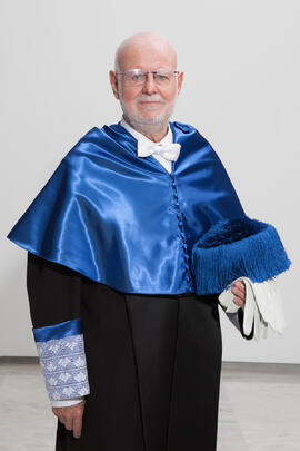 Retrato de Antonio Luque previo a su investidura como Doctor "Honoris Causa" por la Facultad de Ciencias de la Universidad de Málaga. Edificio del Rectorado. Octubre de 2016