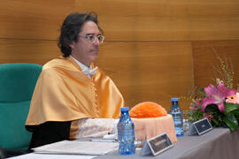 Enrique Navarro Jurado en la investidura como Doctor "Honoris Causa" de Manuel Molina Lozano por la Facultad de Turismo de la Universidad de Málaga. Rectorado. Abril 2016
