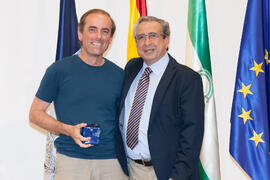 José Carlos Haro y José Ángel Narváez. Homenaje al personal que cumple 25 años de servicio en la UMA. Paraninfo. Junio 2016