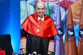 Miquel Roca i Junyent en su investidura como Doctor "Honoris Causa" por la Universidad de Málaga. Paraninfo. Diciembre de 2024