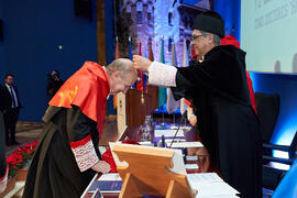 Investidura como Doctor "Honoris Causa" por la Universidad de Málaga de Miquel Roca i Junyent. Paraninfo. Diciembre de 2024