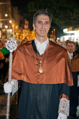 Representante de la Universidad de Málaga en el desfile procesional de la Hermandad de los Estudiantes. Abril de 2014