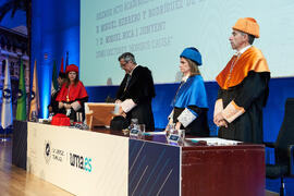 Mesa presidencial. Investidura como Doctor "Honoris Causa" por la Universidad de Málaga de Miquel Roca i Junyent. Paraninfo. Diciembre de 2024