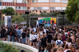 Actuación del grupo musical "Who Killed the DJ". Welcome to UMA. Bienvenida a los alumnos de intercambio internacional de la Universidad de Málaga. Jardín botánico. Octubre de 2019