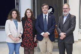 Foto de grupo. Toma de posesión de nuevos cargos de la Universidad de Málaga. Edificio del Rectorado. Abril de 2024