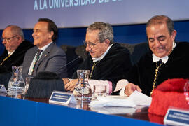 José Ángel Narváez. Entrega de la Medalla de Oro de la Universidad de Málaga a la Universidad de Córdoba y a la Universidad de Sevilla. Paraninfo. Junio de 2023