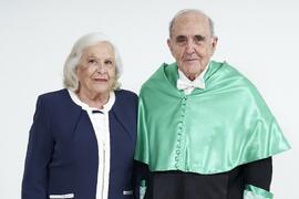 Retrato previo a la investidura de Luis Enrique de la Villa como Doctor "Honoris Causa" por la Universidad de Málaga. Paraninfo. Octubre de 2024