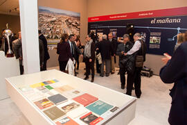 Inauguración de la exposición "UMA 40 años compartiendo futuro". Rectorado. Noviembre de 2012
