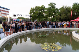 Actuación del grupo musical "Who Killed the DJ". Welcome to UMA. Bienvenida a los alumnos de intercambio internacional de la Universidad de Málaga. Jardín botánico. Octubre de 2019