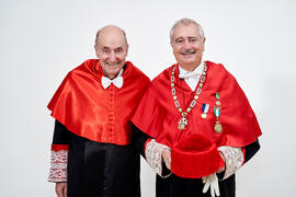 Retrato de José María Martín Delgado y Miquel Roca i Junyent previo a su investidura como Doctor "Honoris Causa" por la facultad de Derecho de la Universidad de Málaga. Paraninfo. Diciembre de 2024
