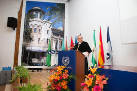 José Ángel Narváez en la imposición de la Medalla de Oro de la Universidad de Málaga a la Universidad de Granada. Paraninfo. Diciembre de 2016