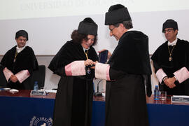 Imposición de la Medalla de Oro de la Universidad de Málaga a la Universidad de Granada. Paraninfo. Diciembre de 2016