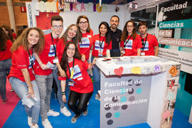Estand de la Facultad de Ciencias de la Comunicación. Jornadas de Puertas Abiertas de la Universidad de Málaga. Complejo Polideportivo Universitario. Abril de 2016