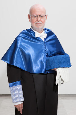 Retrato de Antonio Luque previo a su investidura como Doctor "Honoris Causa" por la Facultad de Ciencias de la Universidad de Málaga. Edificio del Rectorado. Octubre de 2016