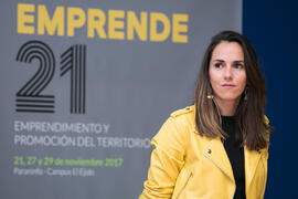 Míriam García en la conferencia "Emprendimiento y promoción del territorio". Seminario "Emprende 21". Paraninfo. Noviembre de 2017