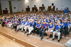 Alumnos en su graduación del curso del Aula de Mayores de la Universidad de Málaga. Paraninfo. Junio de 2017