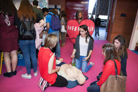 Estand de la Facultad de Ciencias de la Salud. Jornadas de Puertas Abiertas de la Universidad de Málaga. Complejo Polideportivo Universitario. Abril de 2016