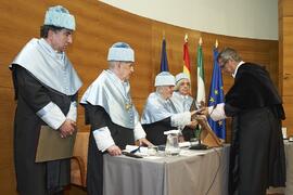 Investidura como "Doctores Honoris Causa" de Antonio García Berrio y Pilar Palomo Vázquez por la Facultad de Filosofía y Letras de la Universidad de Málaga. Edificio del Rectorado. Junio de 2024