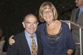 Cena de gala con motivo al homenaje para los jubilados y personal que cumple 25 años de servicio en la Universidad de Málaga. Jardín Botánico. Junio de 2010