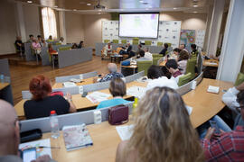 Mesa redonda: «¿El periodismo bajo sospecha?». Curso "La verdad de las mentiras". Curso...