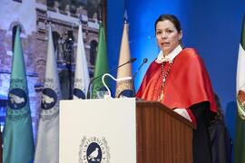 Intervención de Elsa Marina Álvarez. Investidura de Hermanfrid Schubart, Alejandro Portes y Luis Enrique de la Villa como Doctores "Honoris Causa" por la Universidad de Málaga. Paraninfo. Octubre de 2024