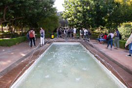 Alumnas y alumnos acuden al III Encuentro de Bienvenida para los participantes del "Buddy Program". Jardín Botánico. Octubre de 2019