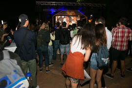 Actuación del grupo musical "Malpaso". Welcome to UMA. Bienvenida a los alumnos de intercambio internacional de la Universidad de Málaga. Jardín botánico. Octubre de 2017
