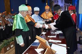 Investidura de Hermanfrid Schubart, Alejandro Portes y Luis Enrique de la Villa como Doctores "Honoris Causa" por la Universidad de Málaga. Paraninfo. Octubre de 2024
