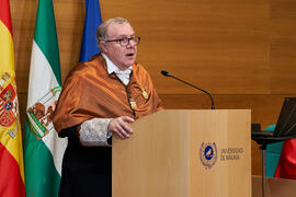 Alfonso García Cerezo. Investidura de Aníbal Ollero como Doctor "Honoris Causa" por la Universidad de Málaga. Edificio del Rectorado. Mayo de 2025